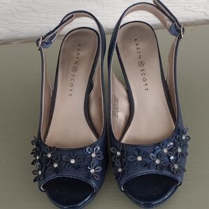 Karen Scott Dark Blue Floral Heels 7-1/2
